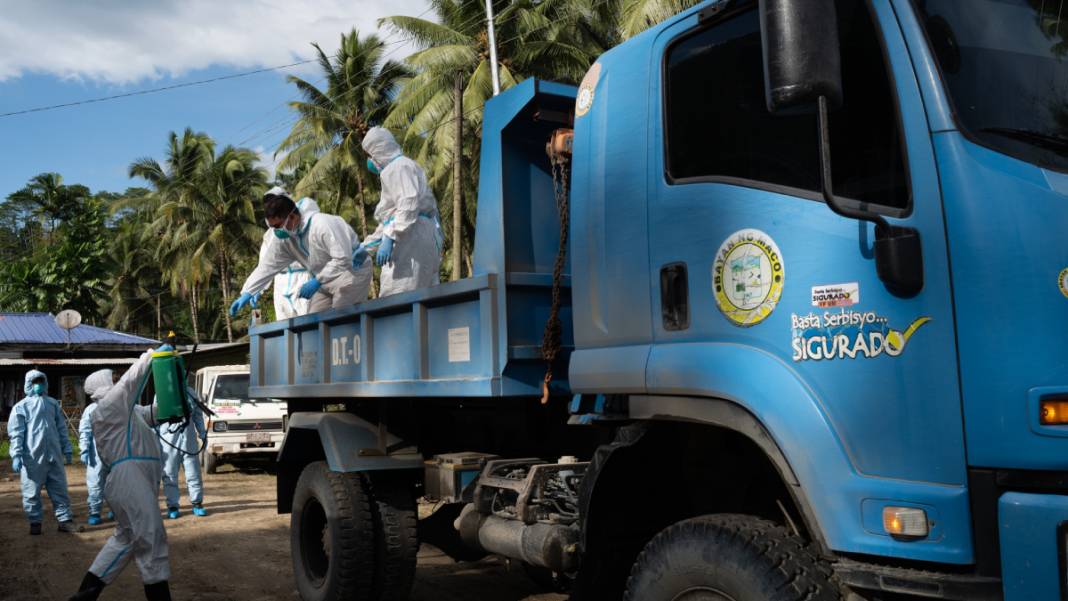 Maden sahası çevresinde toprak kayması: Filipinler'de can kaybı 68'e yükseldi 5